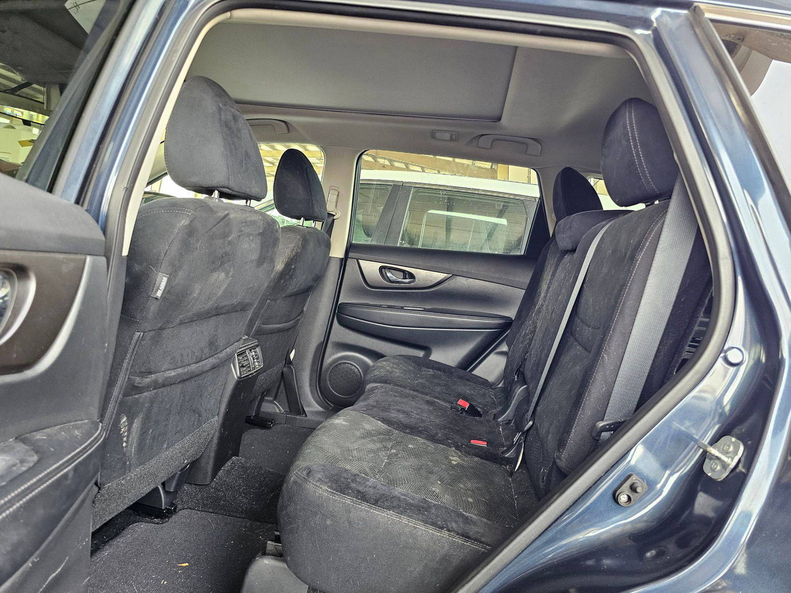 NISSAN ROGUE 2015 - Marhaba Auction Used Cars - Image 6