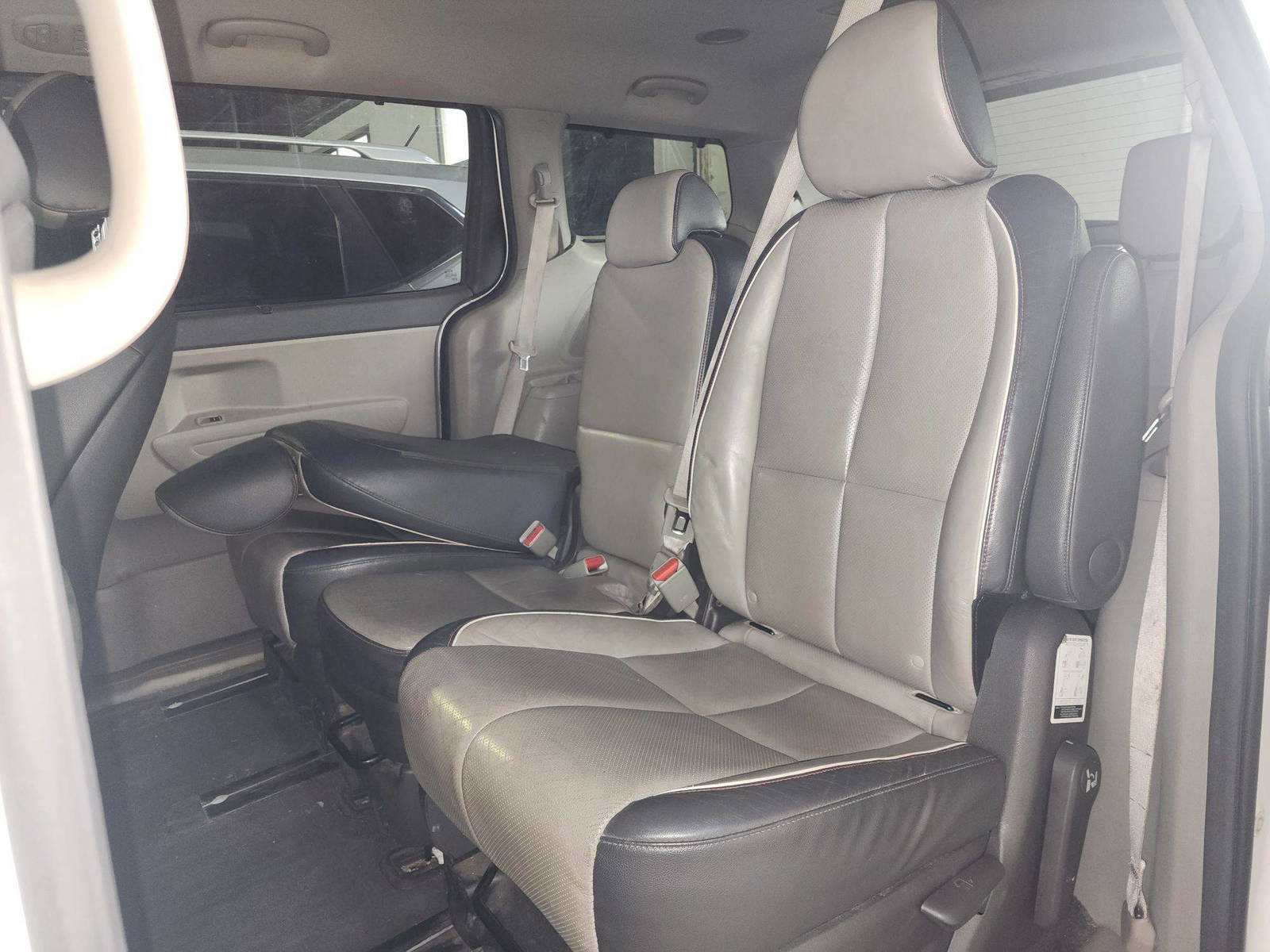 2017 KIA SEDONA — 160439 Miles — Lot 325030 — Main - Marhaba Auctions Used Cars - Image 8