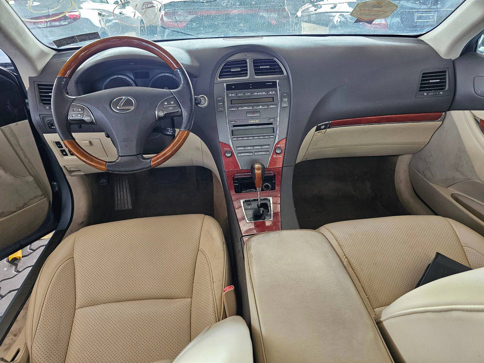2010 LEXUS ES 350 — 201164 Miles — Lot A2347760 — Souq - Marhaba Auctions Used Cars - Image 7