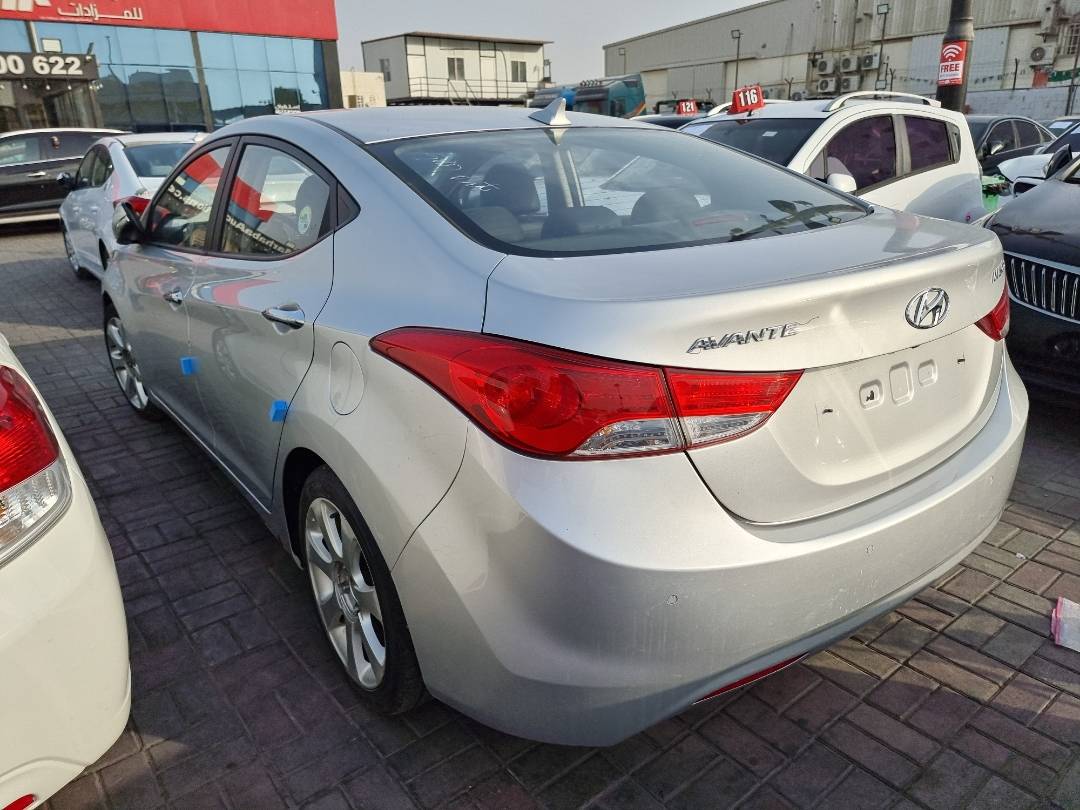 HYUNDAI AVANTE 2011 - Marhaba Auction Used Cars - Image 5
