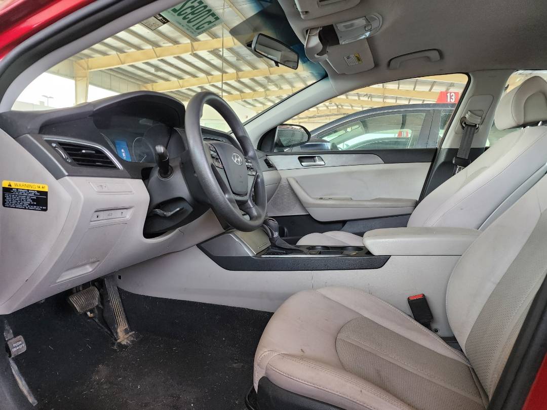 2015 HYUNDAI SONATA — 161717 Miles — Lot H021956 — Souq - Marhaba Auctions Used Cars - Image 6