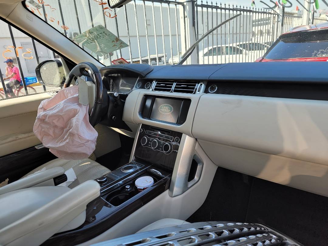 2014 LAND ROVER RANGE ROVER — 67386 Miles — Lot A139401 - Marhaba Auctions Used Cars - Image 6