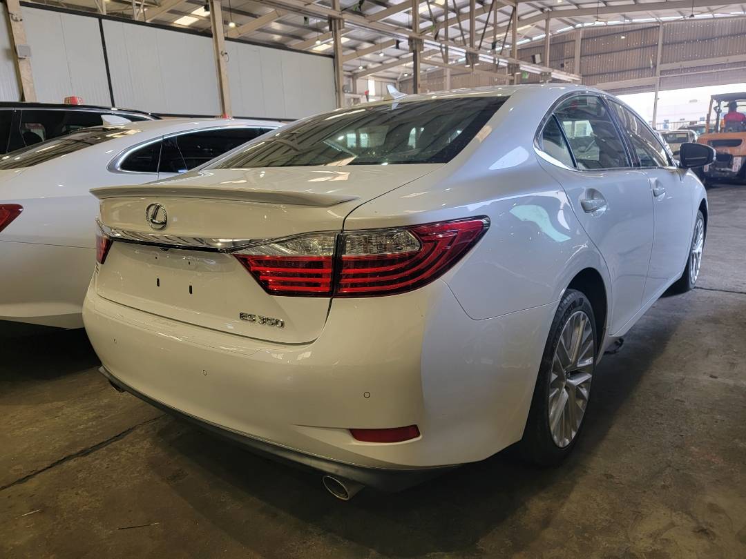 2013 LEXUS ES 350 — 171619 Miles — Lot 7D2078344 — Main - Marhaba Auctions Used Cars - Image 4