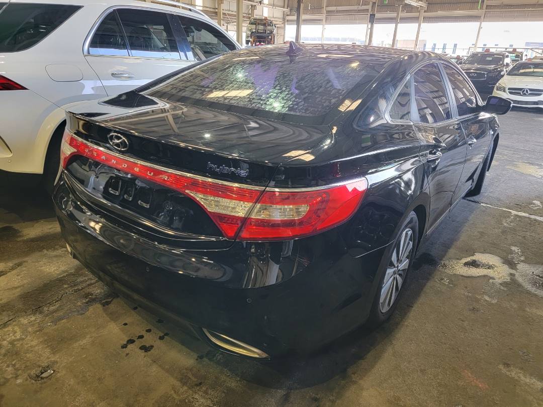 2015 HYUNDAI GRANDEUR — 317748 KM — Lot FA008130 — Main - Marhaba Auctions Used Cars - Image 5