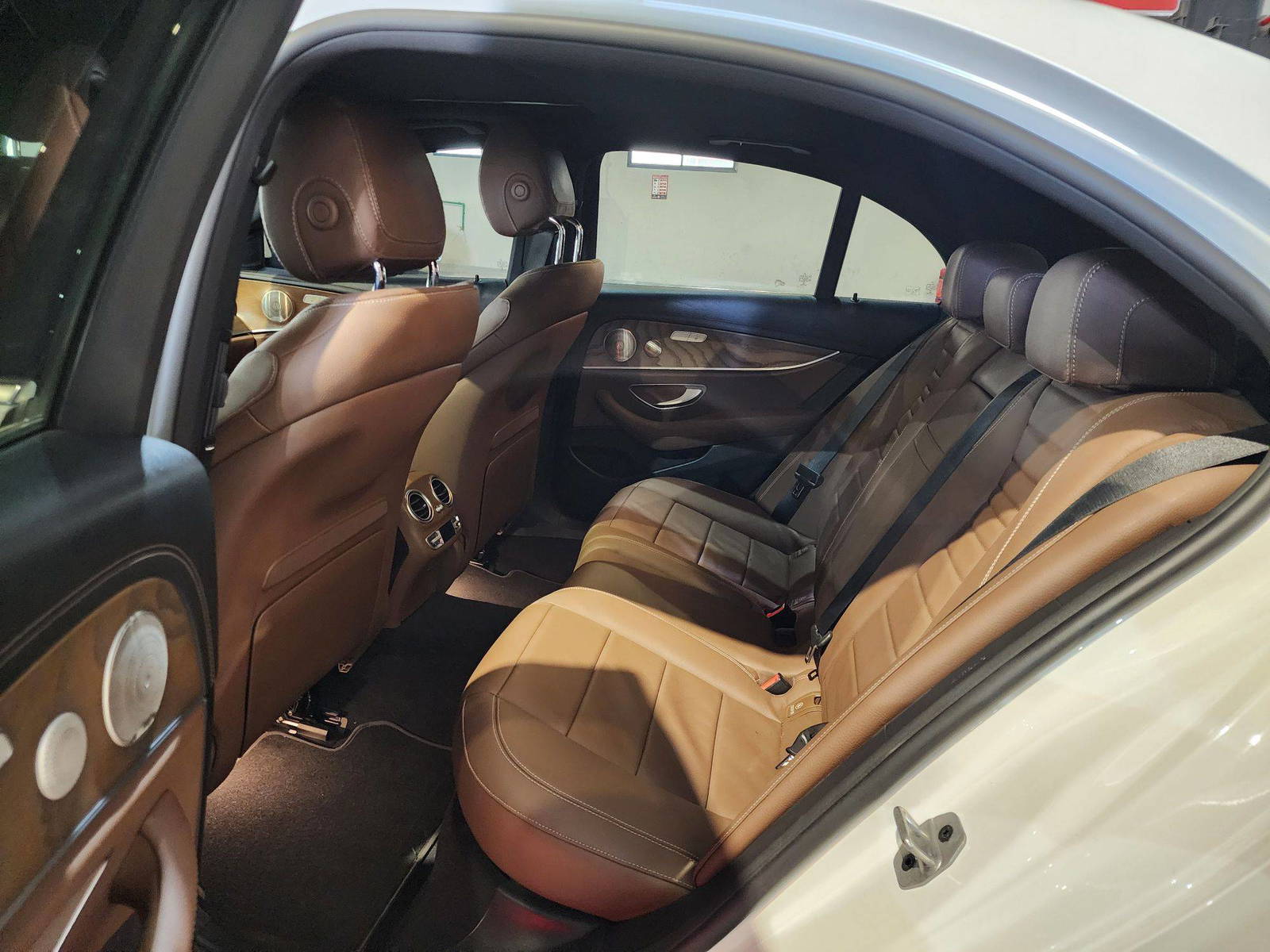2021 MERCEDES BENZ E-300 — 17592 KM — Lot 002409 — Main - Marhaba Auctions Used Cars - Image 8