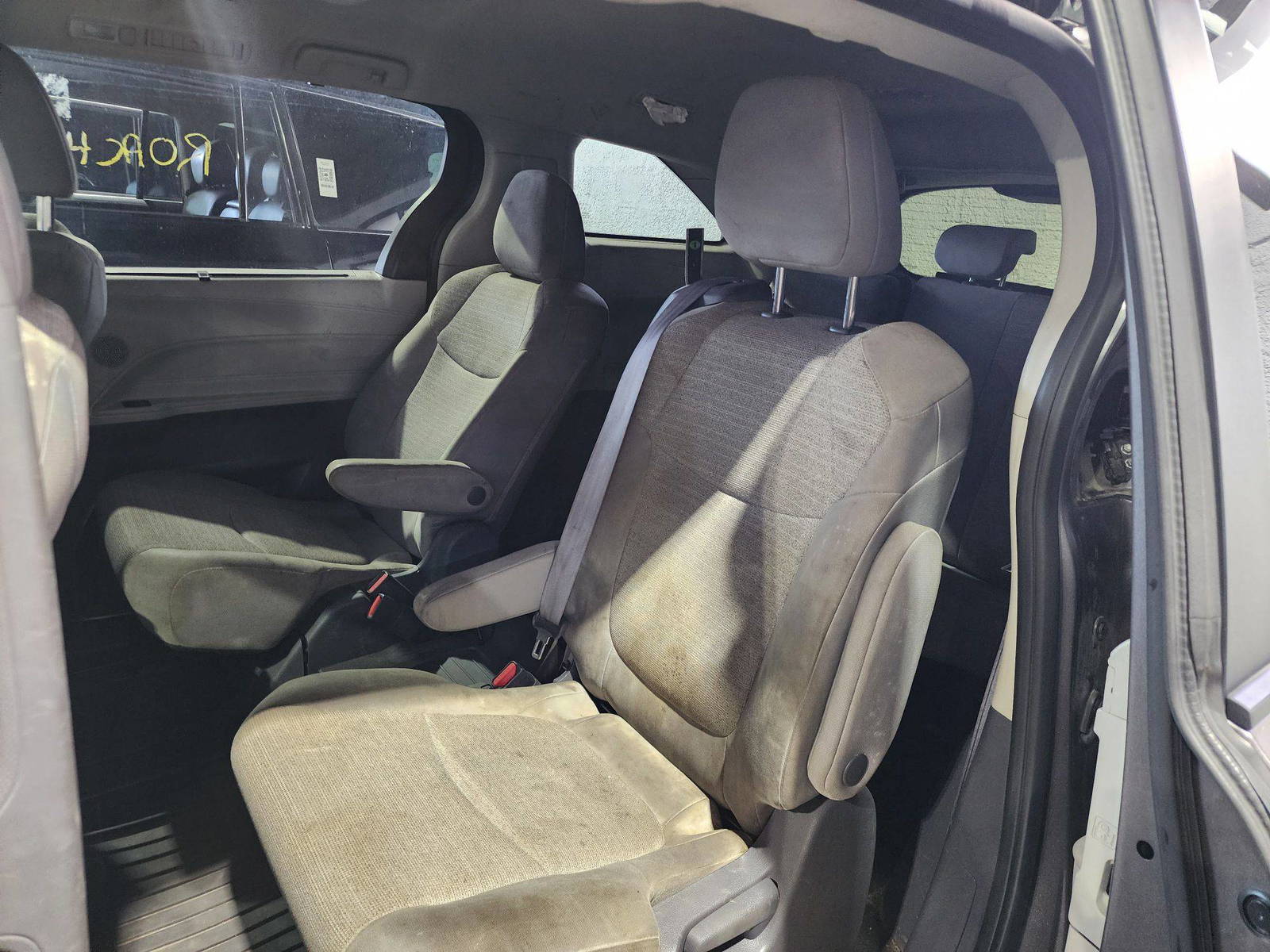2021 TOYOTA SIENNA — 167310 Miles — Lot 010101 — Main - Marhaba Auctions Used Cars - Image 6