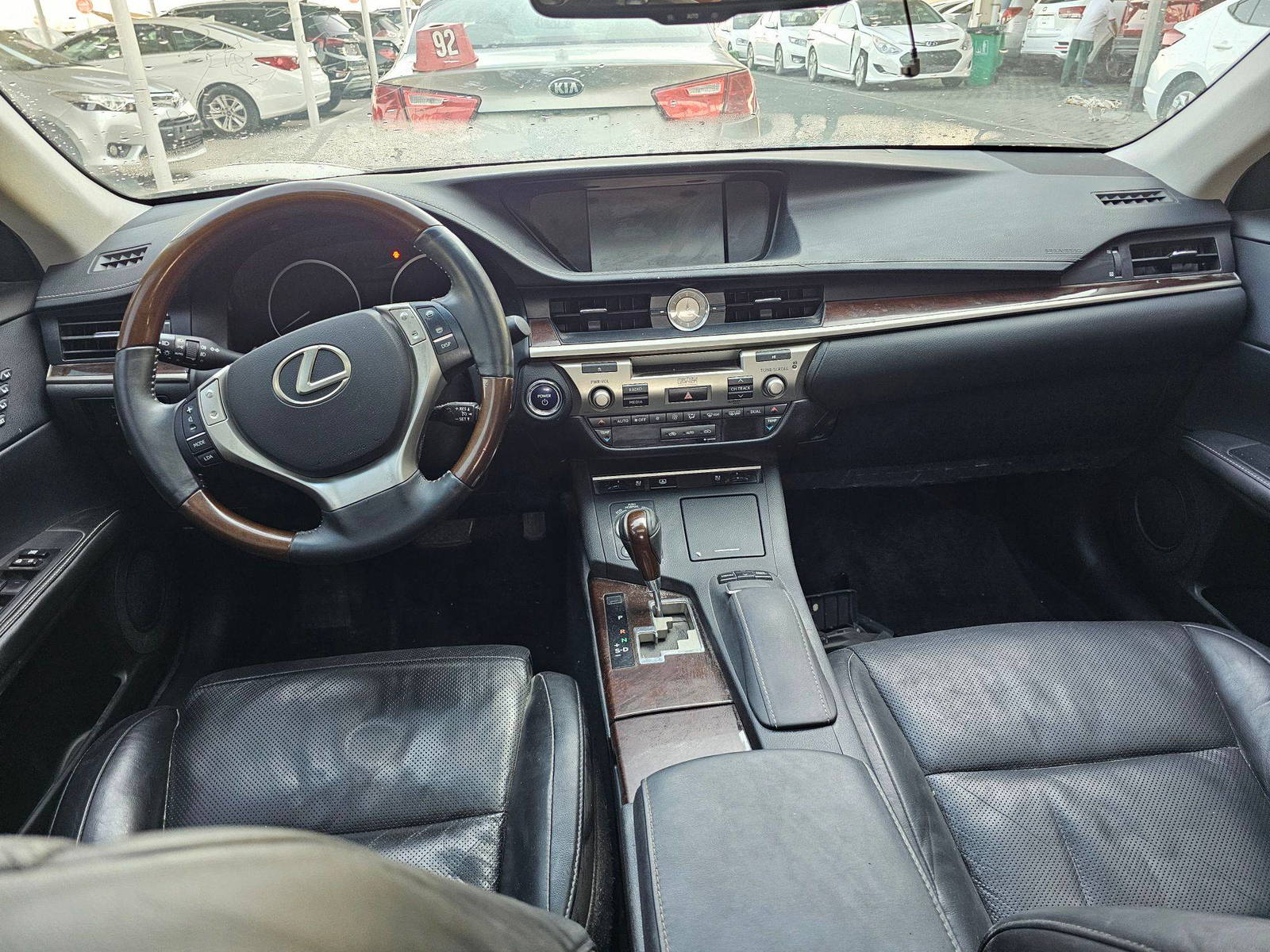 2013 LEXUS ES 300H — 176023 KM — Lot G302010279 — Souq - Marhaba Auctions Used Cars - Image 8