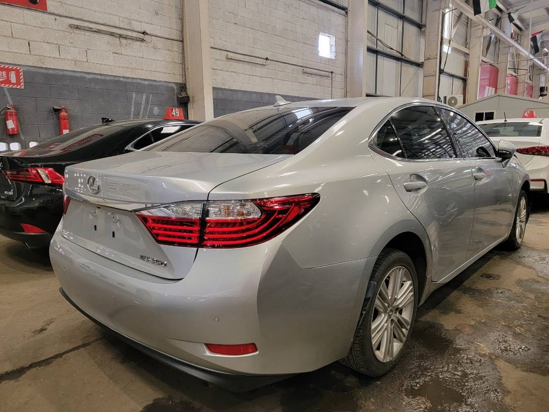 2013 LEXUS ES 350 — 140905 Miles — Lot 38761060 — Souq - Marhaba Auctions Used Cars - Image 3