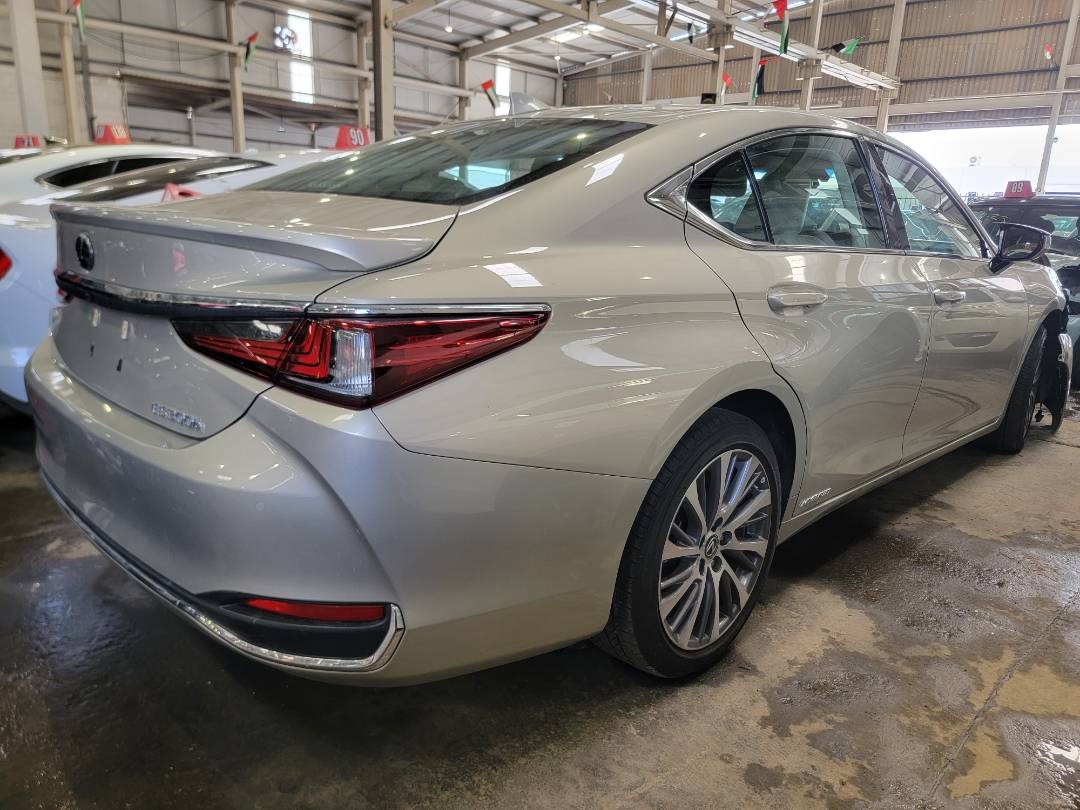 2021 LEXUS ES 300 — 46877 Miles — Lot 74808353 - Marhaba Auctions Used Cars - Image 3