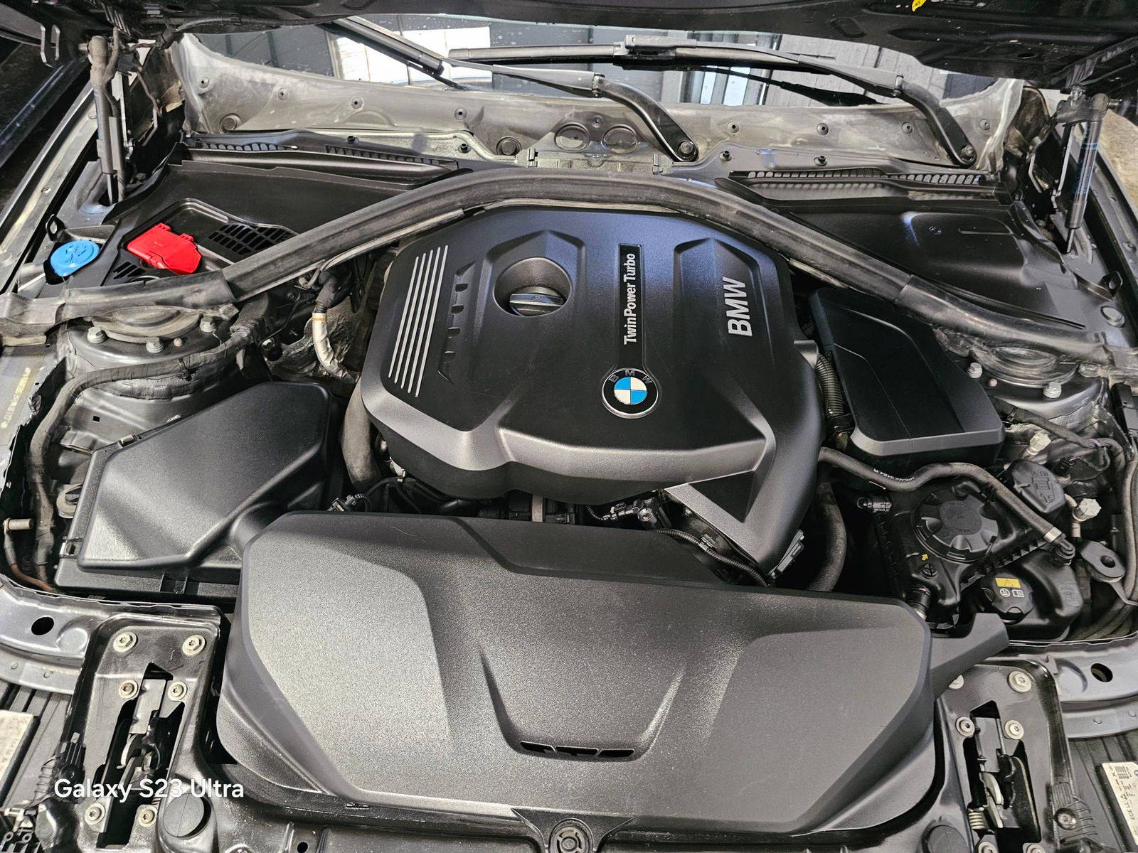 BMW 3 SERIES 2017 - Marhaba Auction Used Cars - Image 12