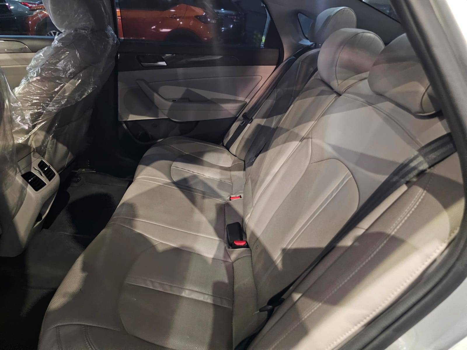 HYUNDAI SONATA SPORT 2018 - Marhaba Auction Used Cars - Image 10
