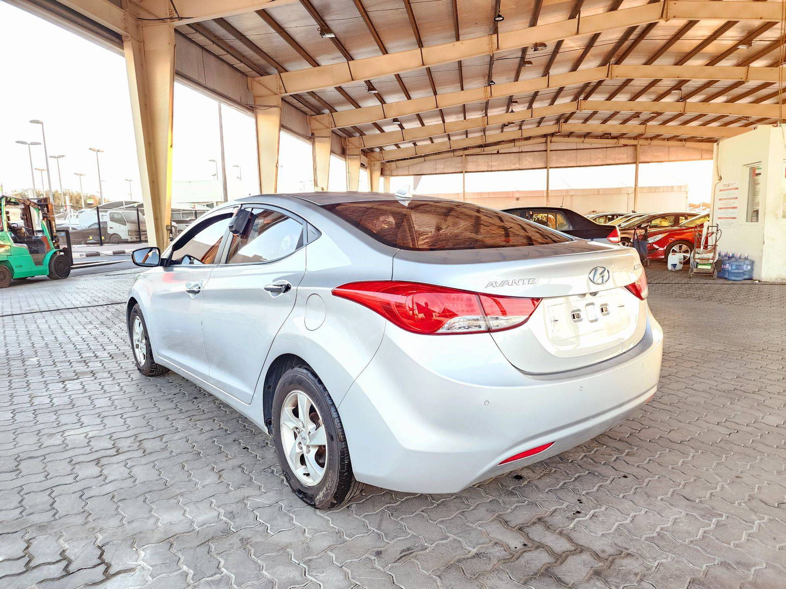 2011 HYUNDAI AVANTE — 107617 KM — Lot 038301 — Souq - Marhaba Auctions Used Cars - Image 5