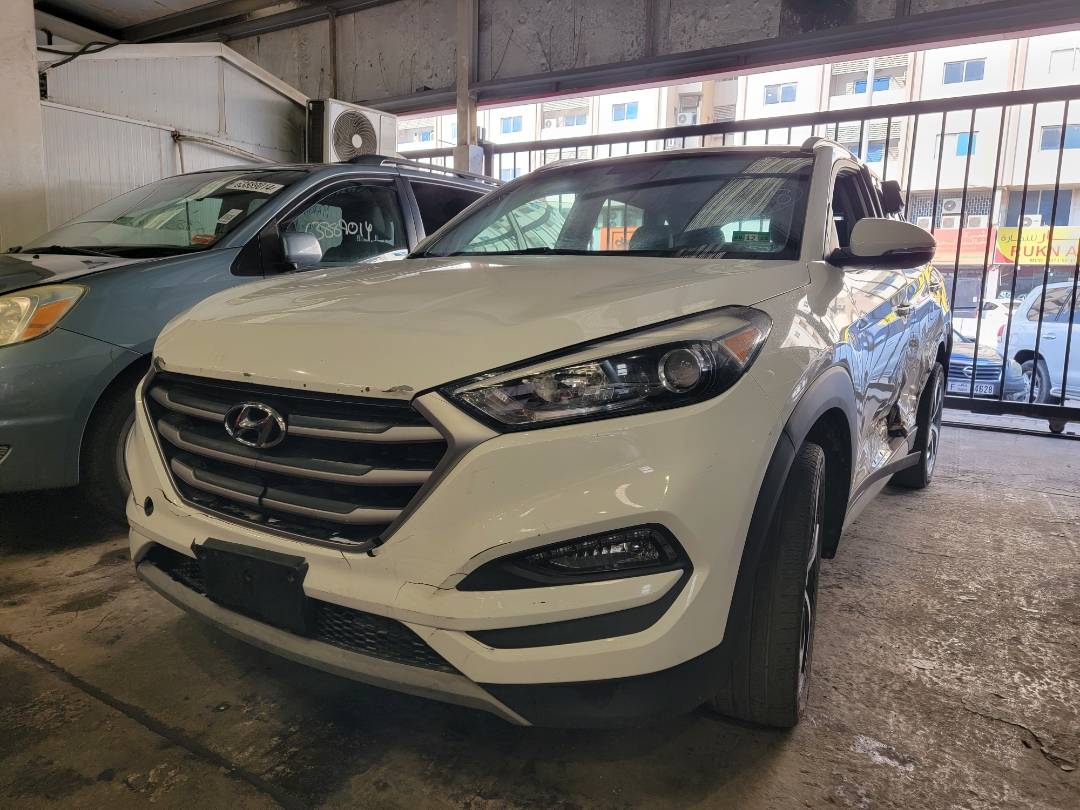 2017 HYUNDAI TUCSON — 102564 Miles — Lot 504831 — Main - Marhaba Auctions Used Cars - Image 4