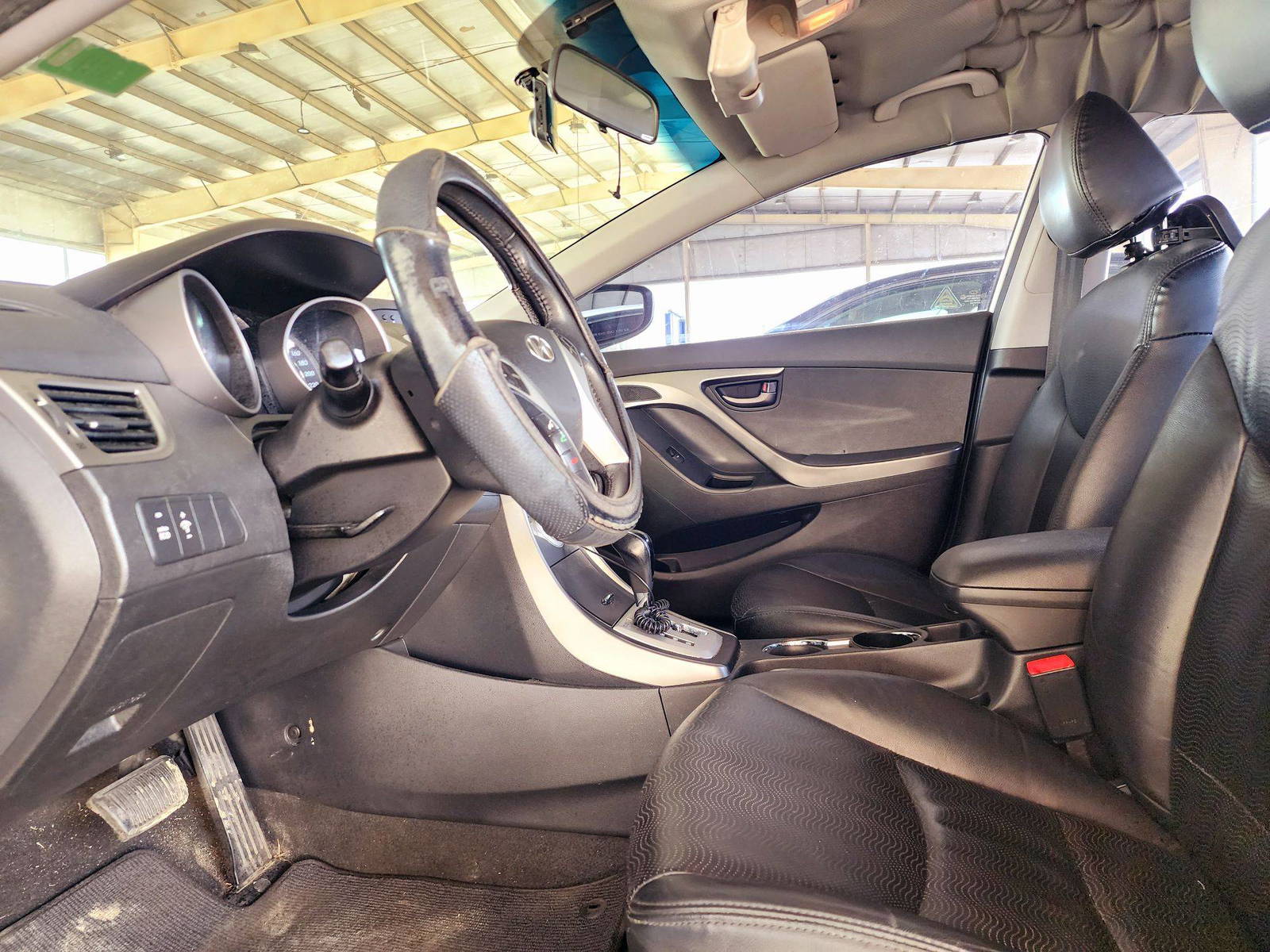 2011 HYUNDAI AVANTE — 167330 KM — Lot 062138 — Souq - Marhaba Auctions Used Cars - Image 8