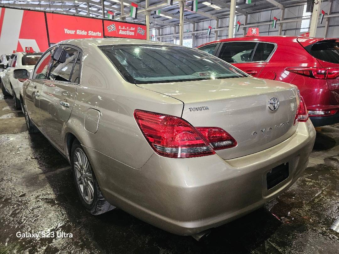 TOYOTA AVALON