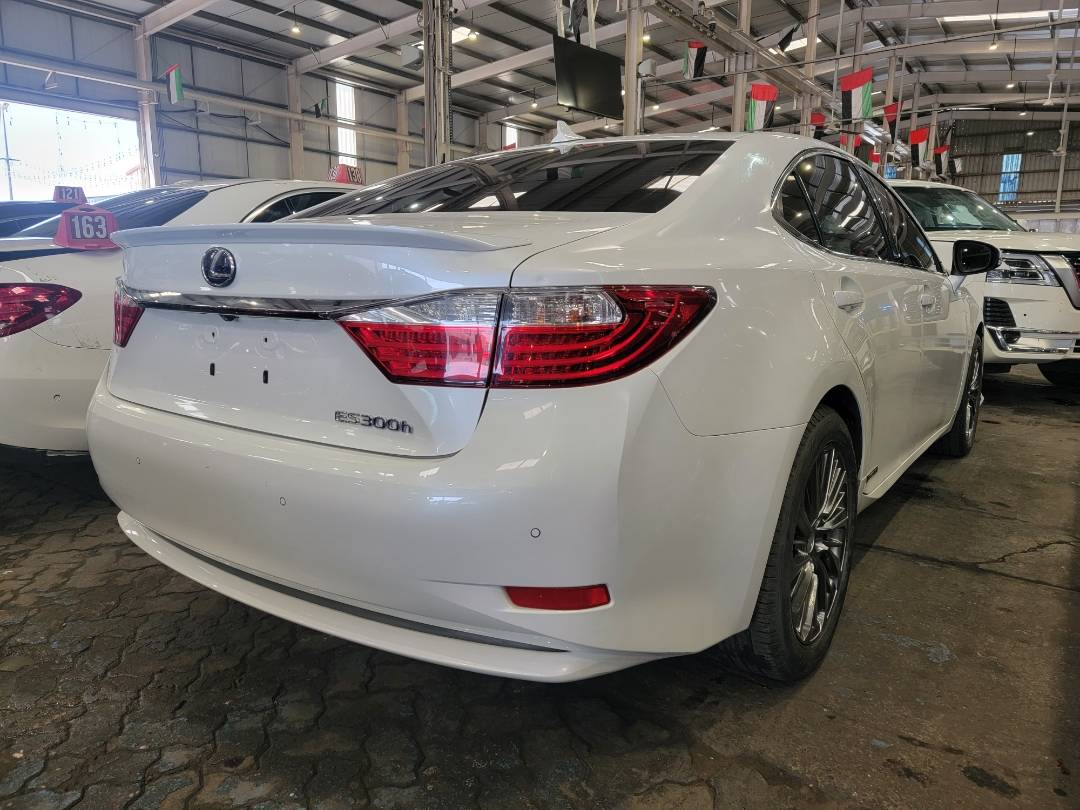 2014 LEXUS ES 300H — 114758 Miles — Lot 2045405 — Main - Marhaba Auctions Used Cars - Image 4