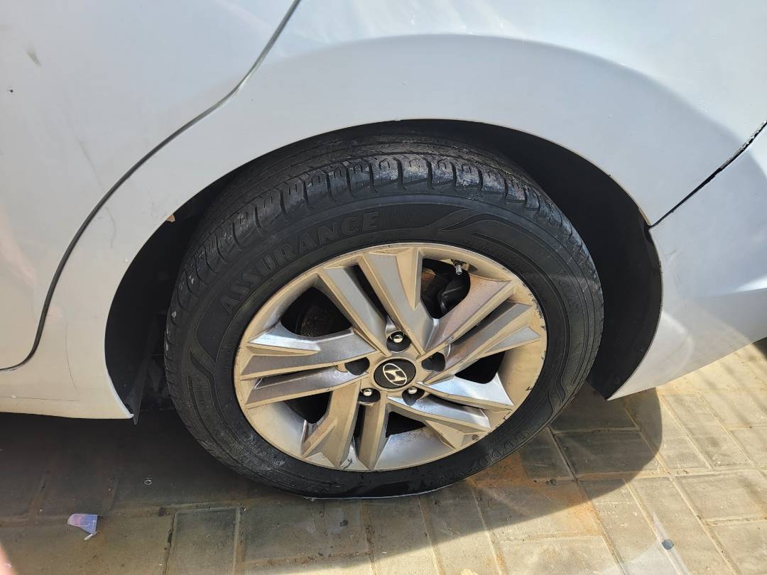 2019 HYUNDAI ELANTRA — 119452 Miles — Lot 37596762 - Marhaba Auctions Used Cars - Image 9