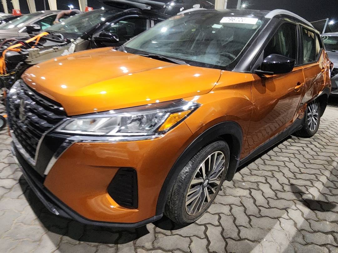 2021 NISSAN KICKS — 37691 Miles — Lot 79672073 - Marhaba Auctions Used Cars - Image 5
