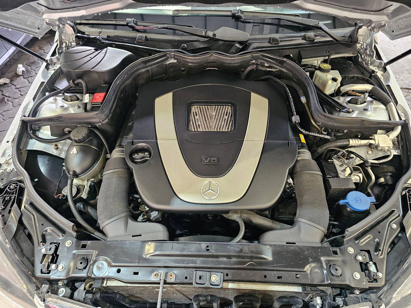 MERCEDES BENZ C300 2011 - Marhaba Auction Used Cars - Image 12