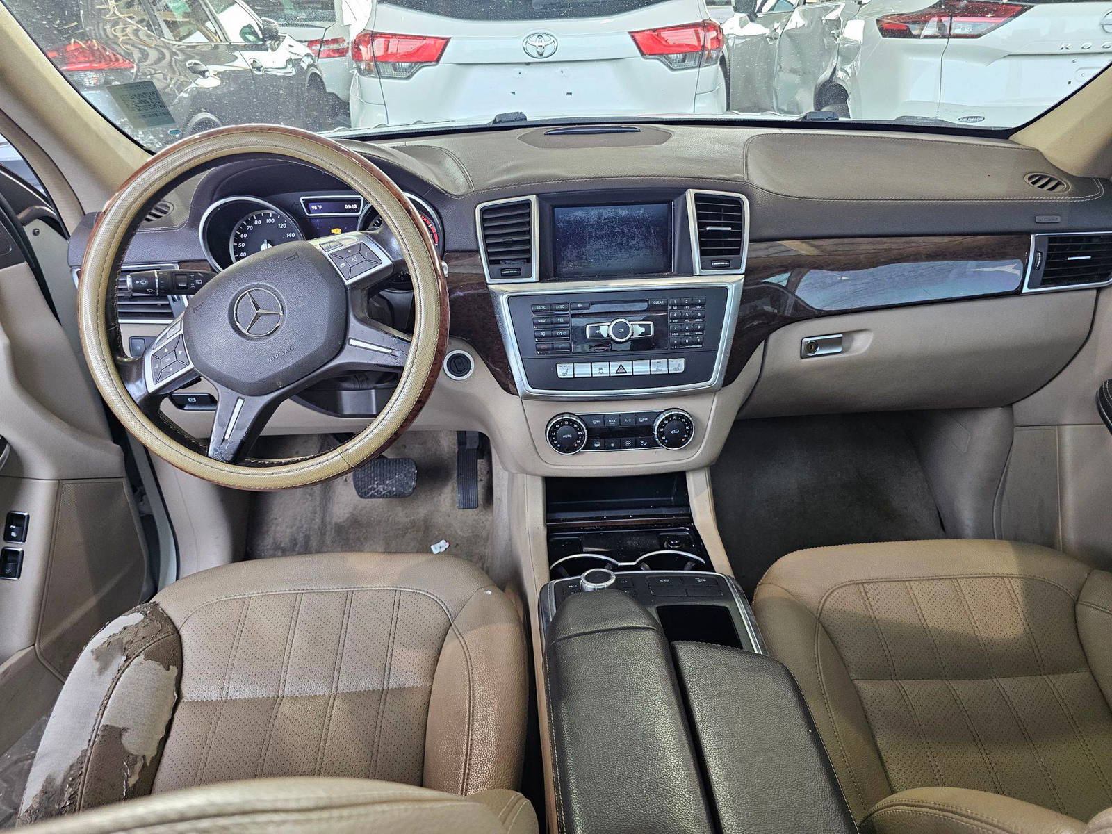 2013 MERCEDES BENZ GL-450 — 104091 Miles — Lot 112485 — Main - Marhaba Auctions Used Cars - Image 7