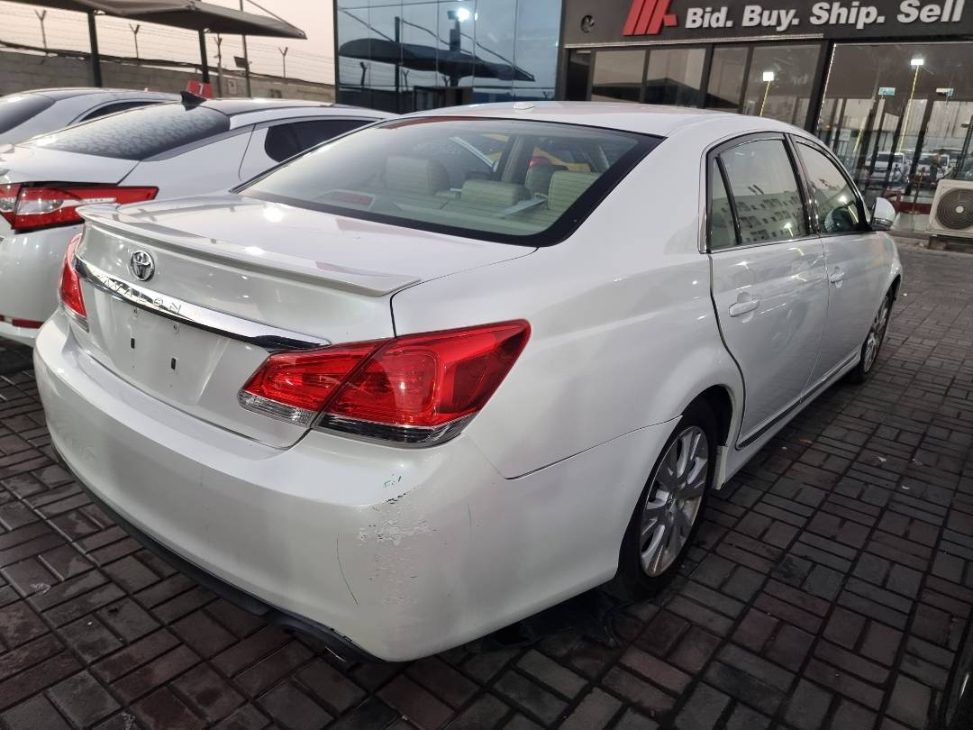 2011 TOYOTA AVALON — 180873 Miles — Lot 421795 — Souq - Marhaba Auctions Used Cars - Image 5