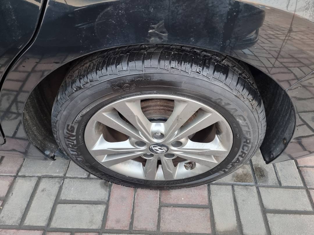 HYUNDAI ELANTRA 2017 - Marhaba Auction Used Cars - Image 10