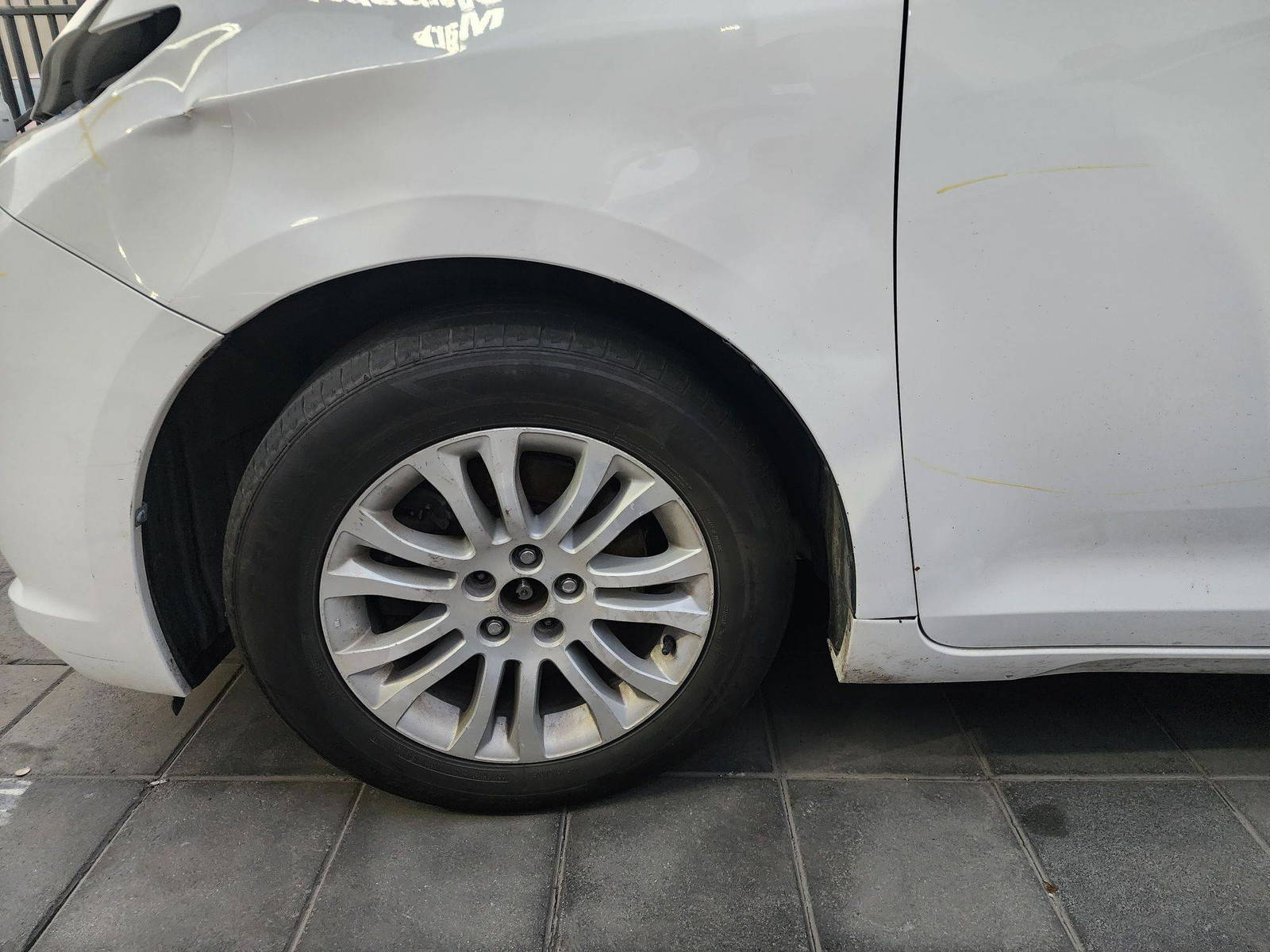 2012 TOYOTA SIENNA — 233153 Miles — Lot C6CS227925 — Al Quoz - Marhaba Auctions Used Cars - Image 13