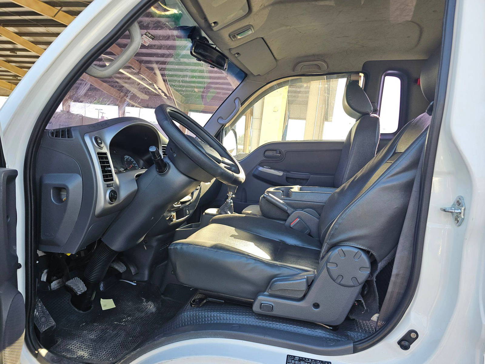 2016 KIA BONGO 3 — 107851 KM — Lot 012382 — Souq - Marhaba Auctions Used Cars - Image 6