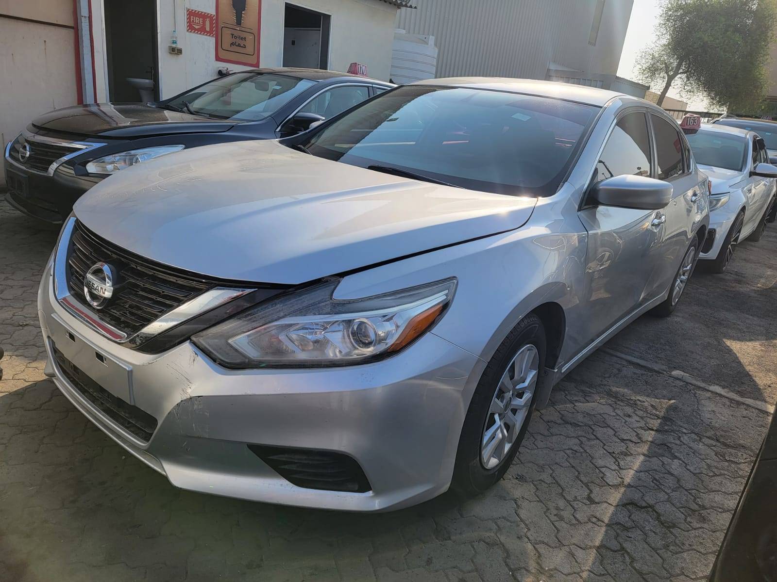Nissan Altima 2017 view 2