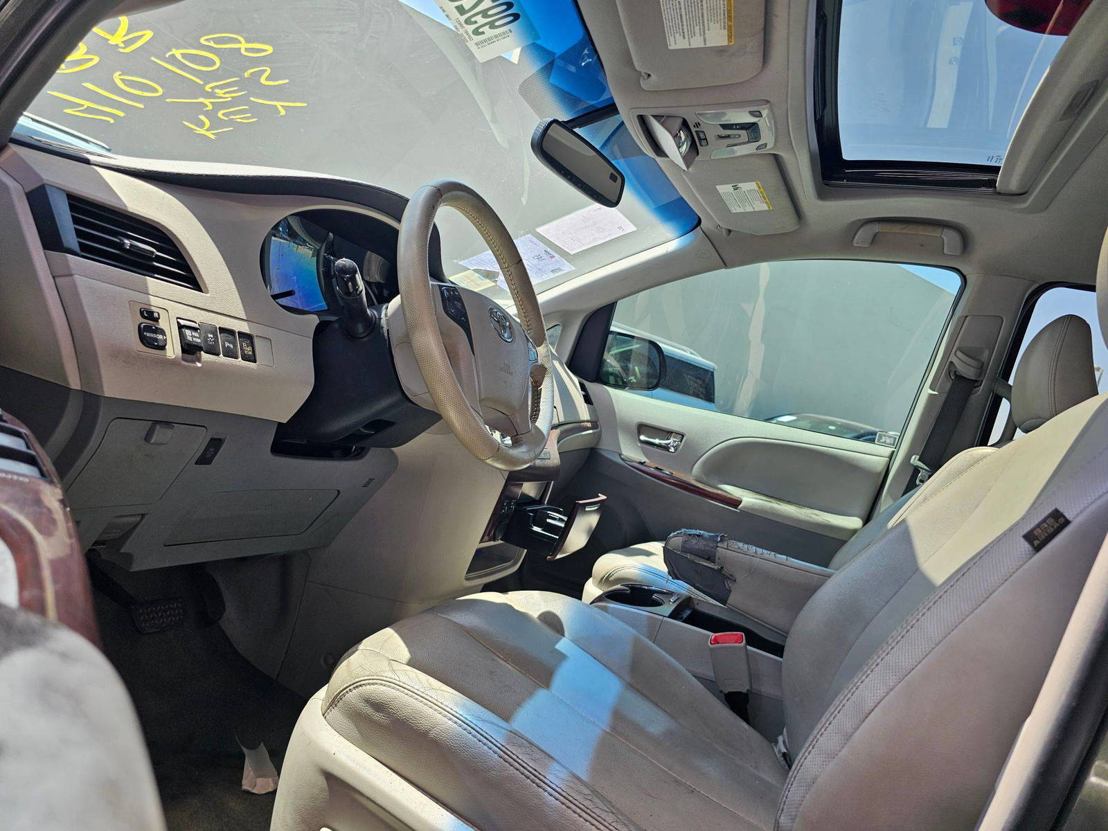 2014 TOYOTA SIENNA — 207669 Miles — Lot 410108 — Ind. 12 - Marhaba Auctions Used Cars - Image 10