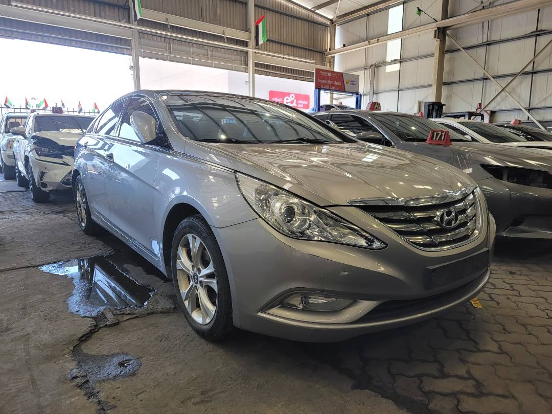 2010 HYUNDAI SONATA — 169033 KM — Lot 051068 — Main - Marhaba Auctions Used Cars - Image 5