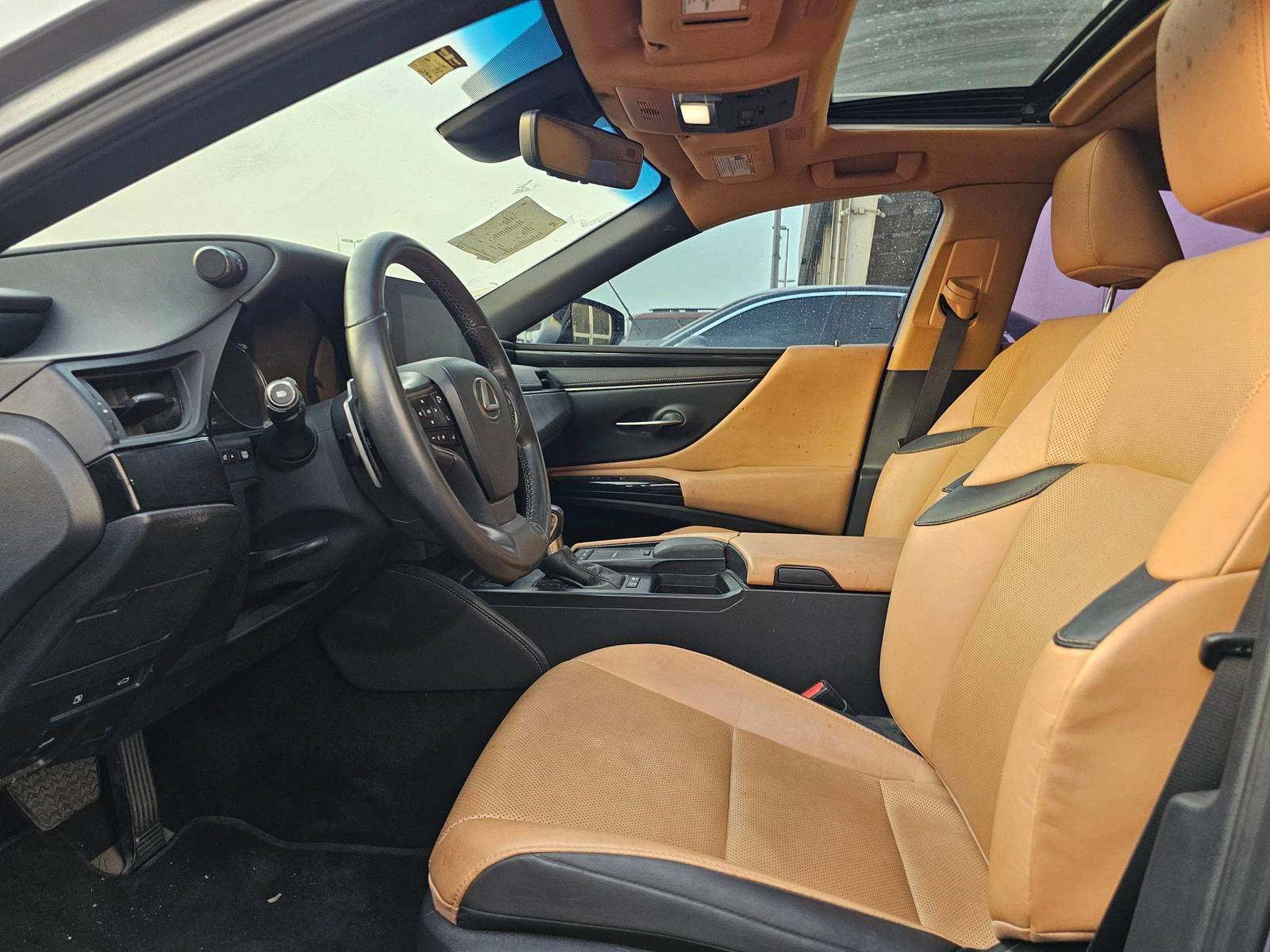 LEXUS ES 300H 2022 - Marhaba Auction Used Cars - Image 9