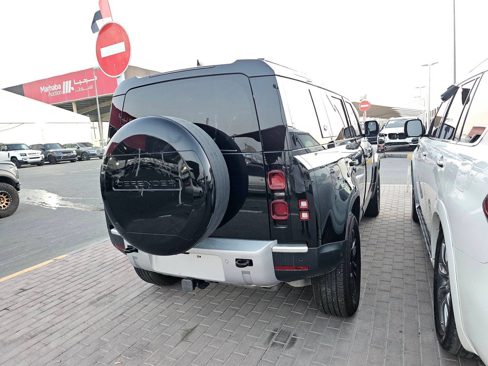 2024 LAND ROVER DEFENDER 110 S — 26899 KM — Lot R2276057 — Souq - Marhaba Auctions Used Cars - Image 5