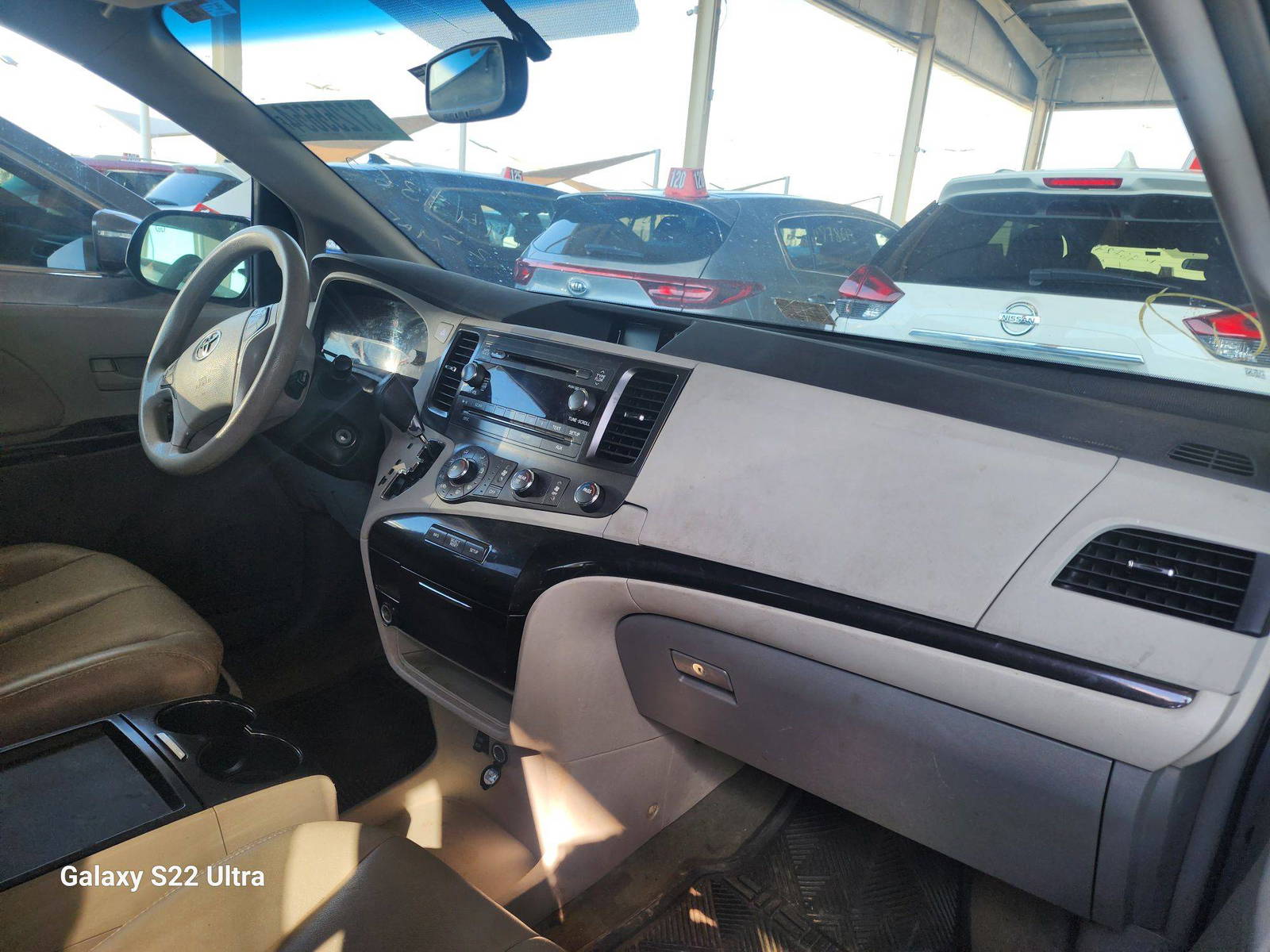 2011 TOYOTA SIENNA — 163318 Miles — Lot 37255654 - Marhaba Auctions Used Cars - Image 5