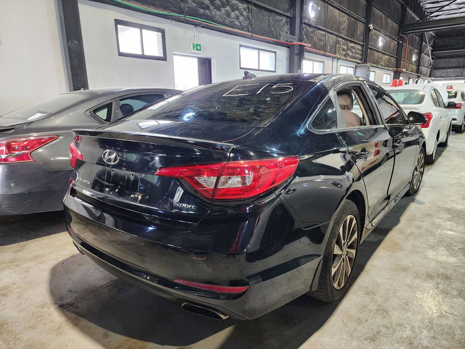 2015 HYUNDAI SONATA — 175747 Miles — Lot 41073394 — Al Quoz - Marhaba Auctions Used Cars - Image 12