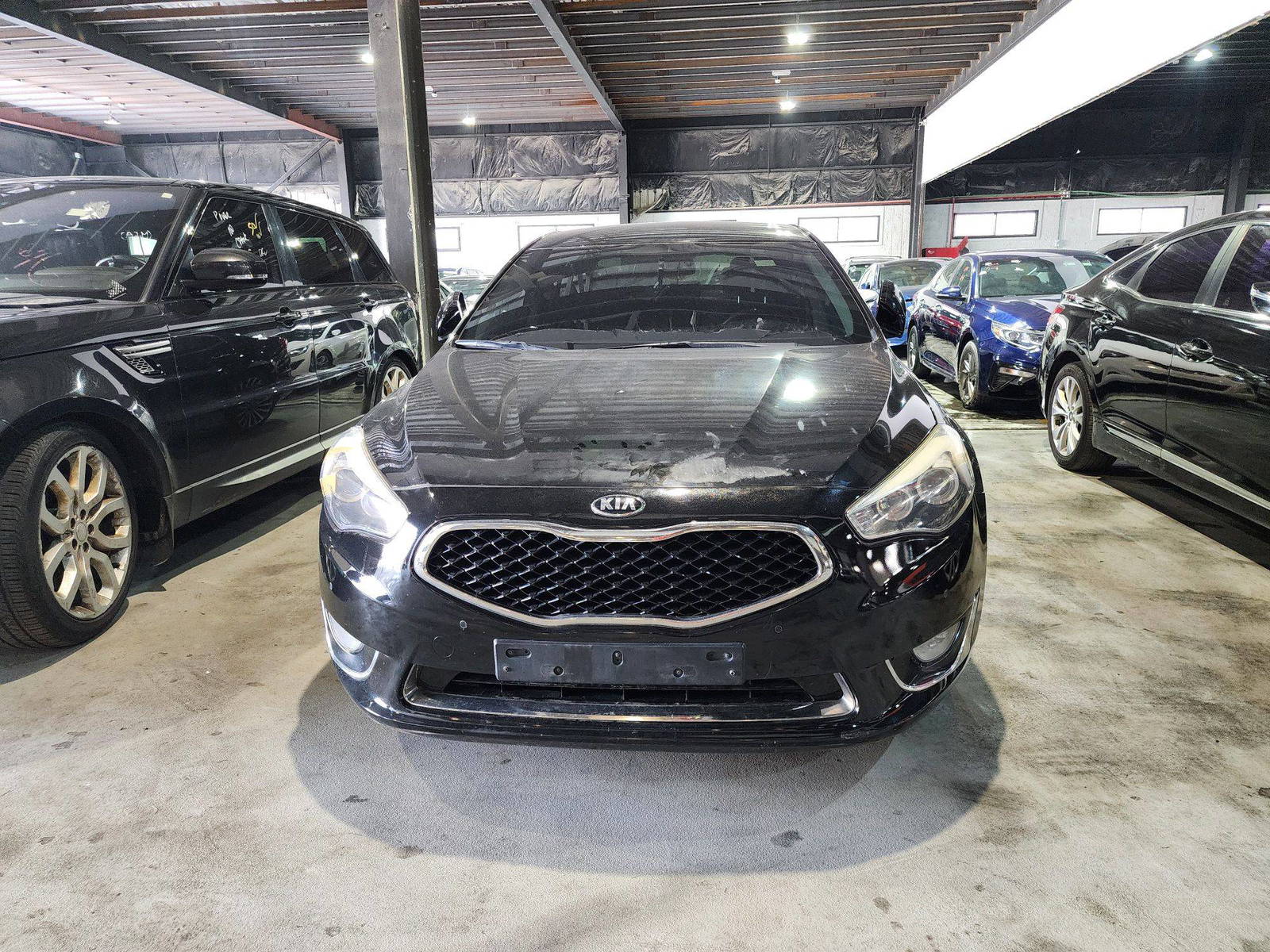 2013 KIA K7 — 201996 KM — Lot 105770 — Al Quoz - Marhaba Auctions Used Cars - Image 5