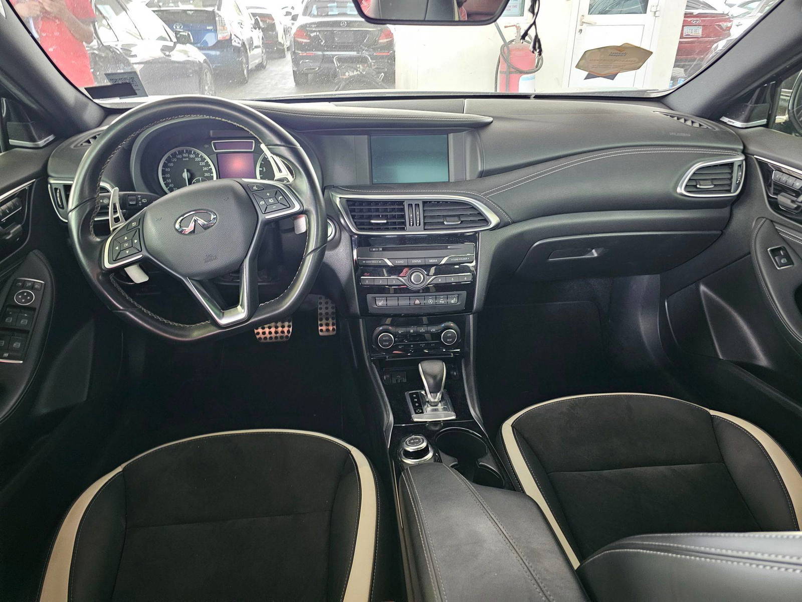 2017 INFINITI Q30S — 68894 KM — Lot 053028 — Souq - Marhaba Auctions Used Cars - Image 7