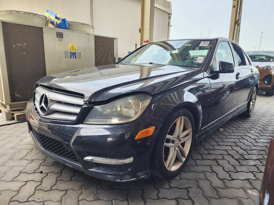 2013 MERCEDES BENZ C300 — 189116 Miles — Lot 138680 — Souq - Marhaba Auctions Used Cars - Image 3