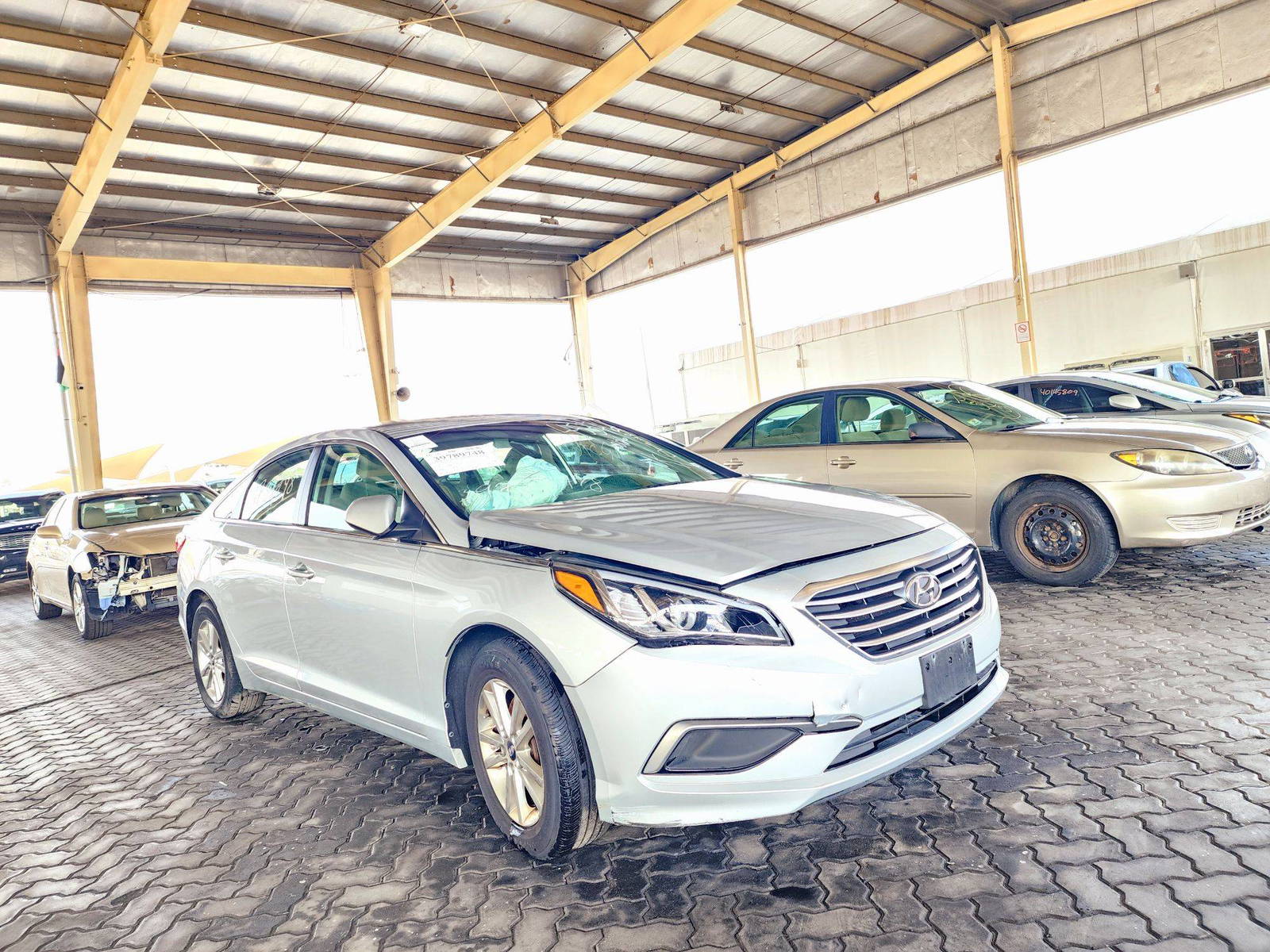 2017 HYUNDAI SONATA — 80073 Miles — Lot 39789748 — Souq - Marhaba Auctions Used Cars - Image 4