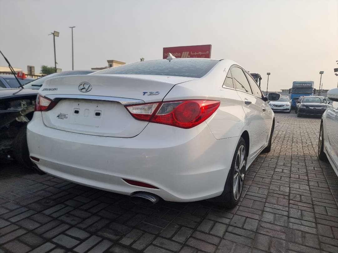 2013 HYUNDAI SONATA — 133379 Miles — Lot 767021 — Ind. 12 - Marhaba Auctions Used Cars - Image 5