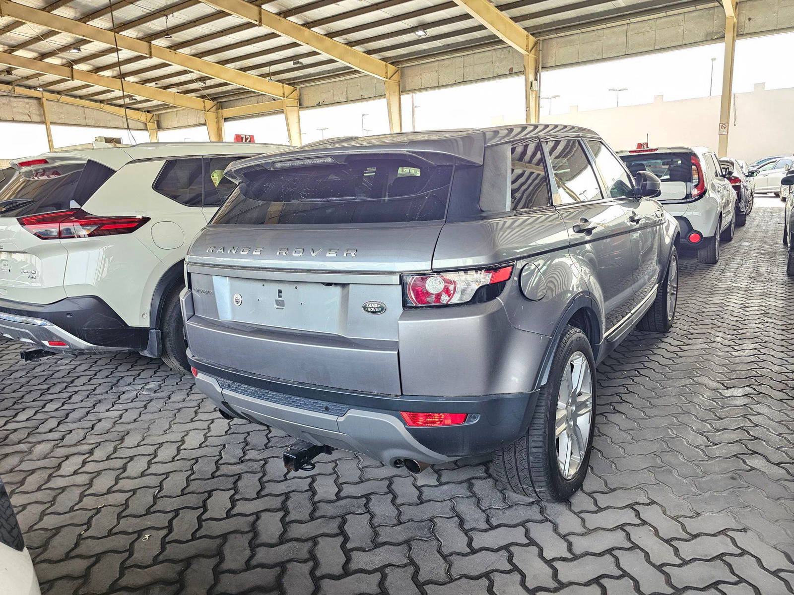 2014 LAND ROVER RANGE ROVER EVOQUE PURE PLUS — 140235 Miles — Lot 43387995 — Souq - Marhaba Auctions Used Cars - Image 4