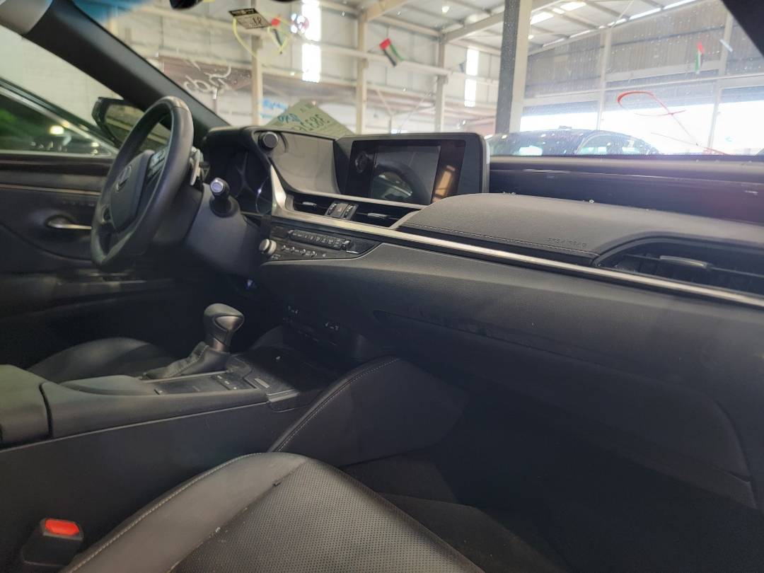 2021 LEXUS ES 300H — 32807 Miles — Lot 38326712 — Souq - Marhaba Auctions Used Cars - Image 5