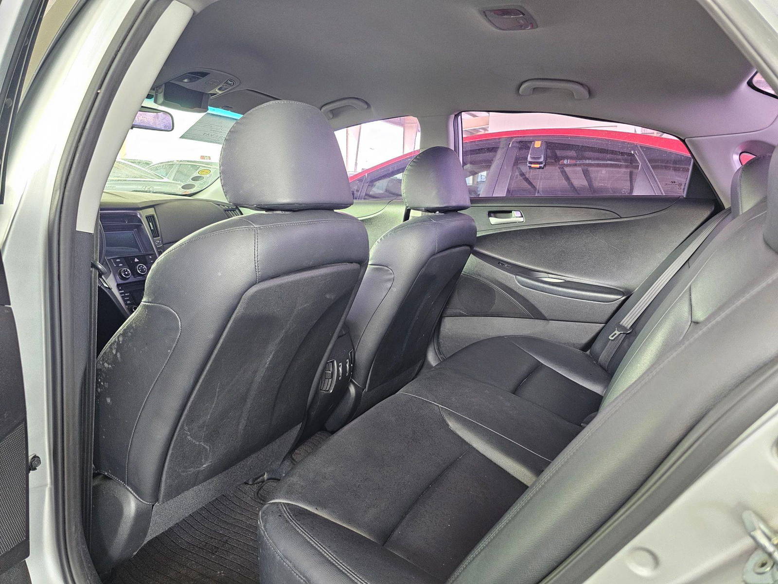 2013 HYUNDAI SONATA — 200219 KM — Lot 559559 — Souq - Marhaba Auctions Used Cars - Image 6
