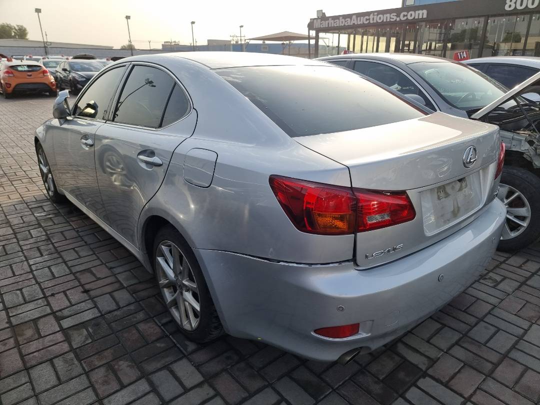 2007 LEXUS IS 250 — 142684 KM — Lot 2105487 — Ind. 12 - Marhaba Auctions Used Cars - Image 5