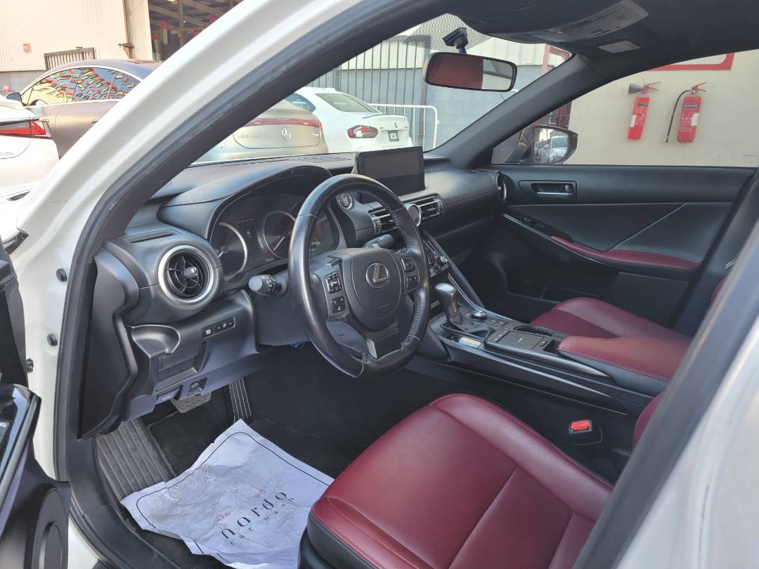 2021 LEXUS IS 300 — 96115 KM — Lot 5115969 — Main - Marhaba Auctions Used Cars - Image 6