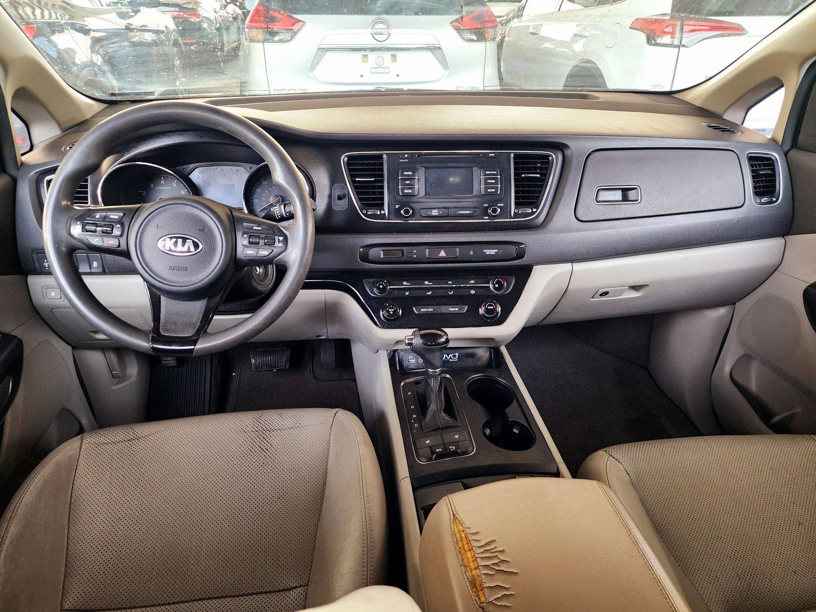 2016 KIA SEDONA — 190699 Miles — Lot G6103331 — Souq - Marhaba Auctions Used Cars - Image 7