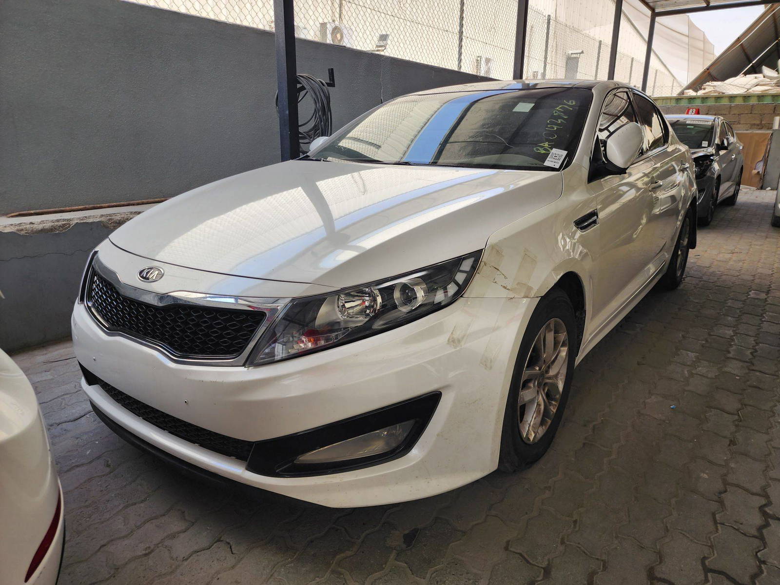 2011 KIA K5 — 264642 KM — Lot 43876 — Main - Marhaba Auctions Used Cars - Image 3