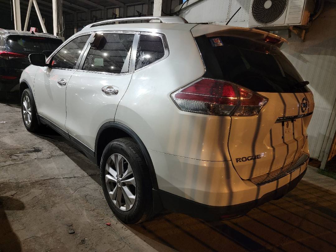 NISSAN ROGUE