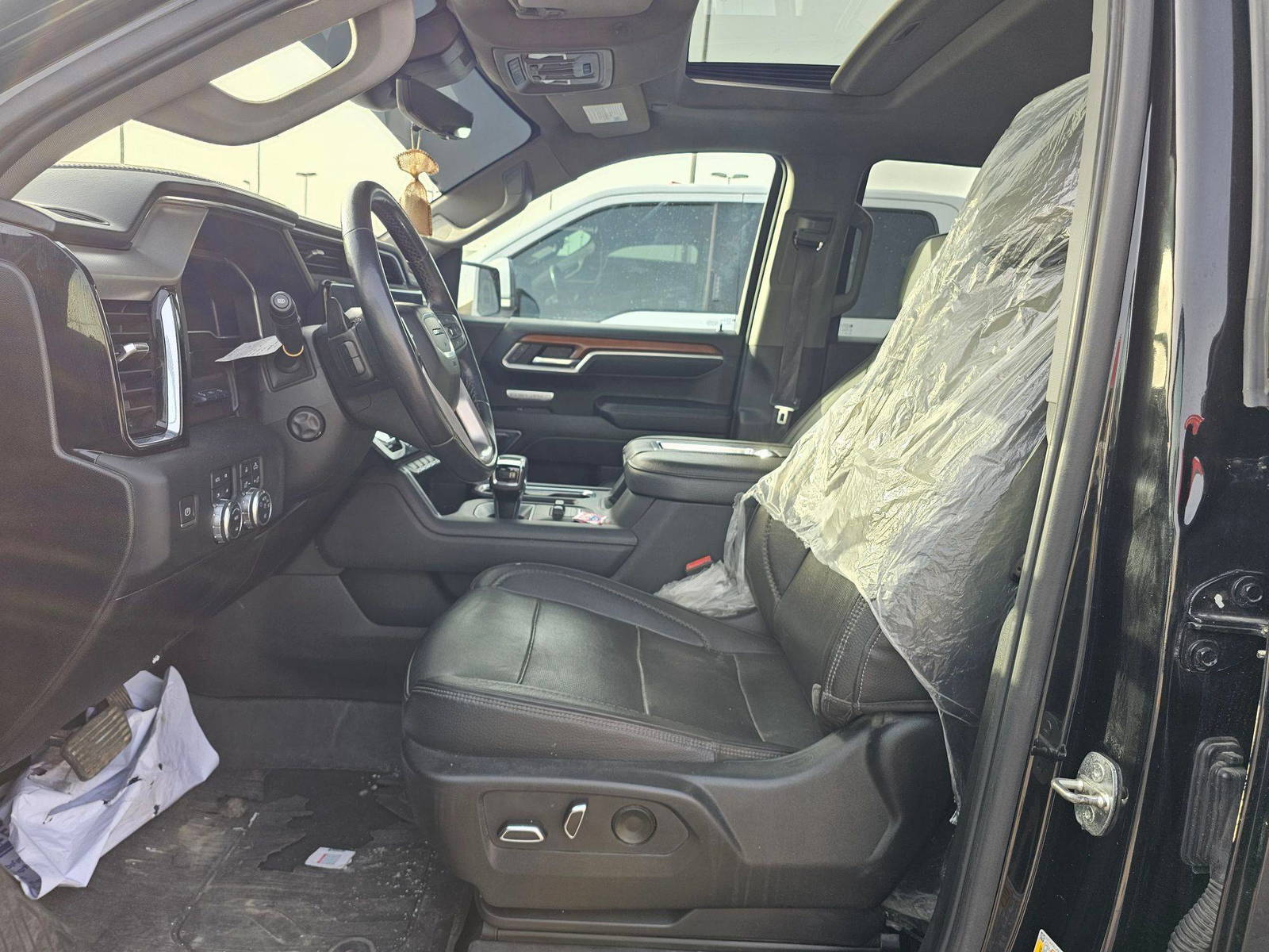 2022 GMC SIERRA — 72959 KM — Lot LXNZ541416 — Souq - Marhaba Auctions Used Cars - Image 21