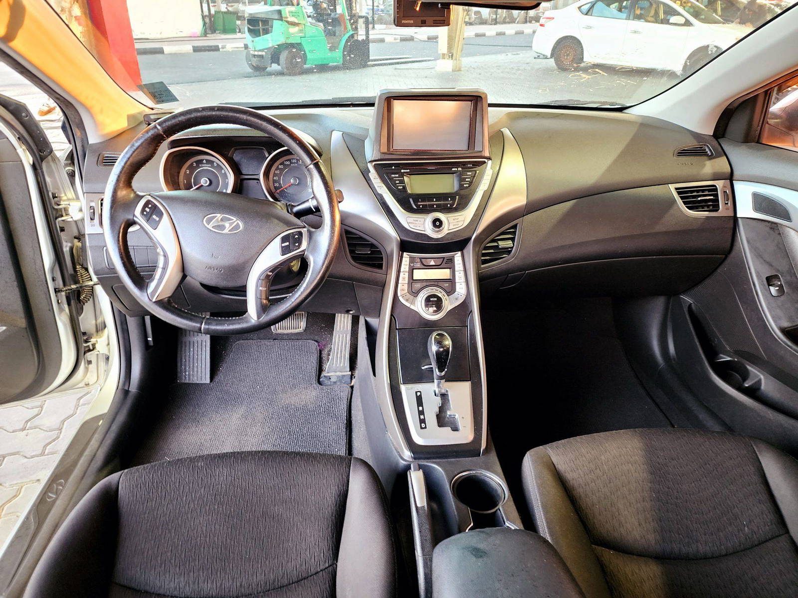 2011 HYUNDAI AVANTE — 107617 KM — Lot 038301 — Souq - Marhaba Auctions Used Cars - Image 7